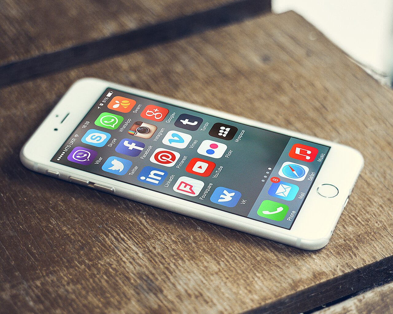 Social media reply from a lookalike account impersonating a support handle